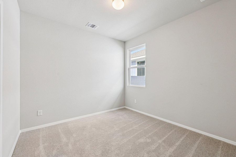Spacious, unfurnished interior of a new home in Harvest Ridge, Elgin (Image 29).