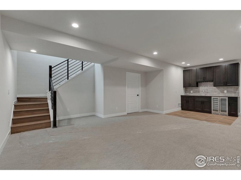 Finished Basement Rec Room w/ Wet Bar