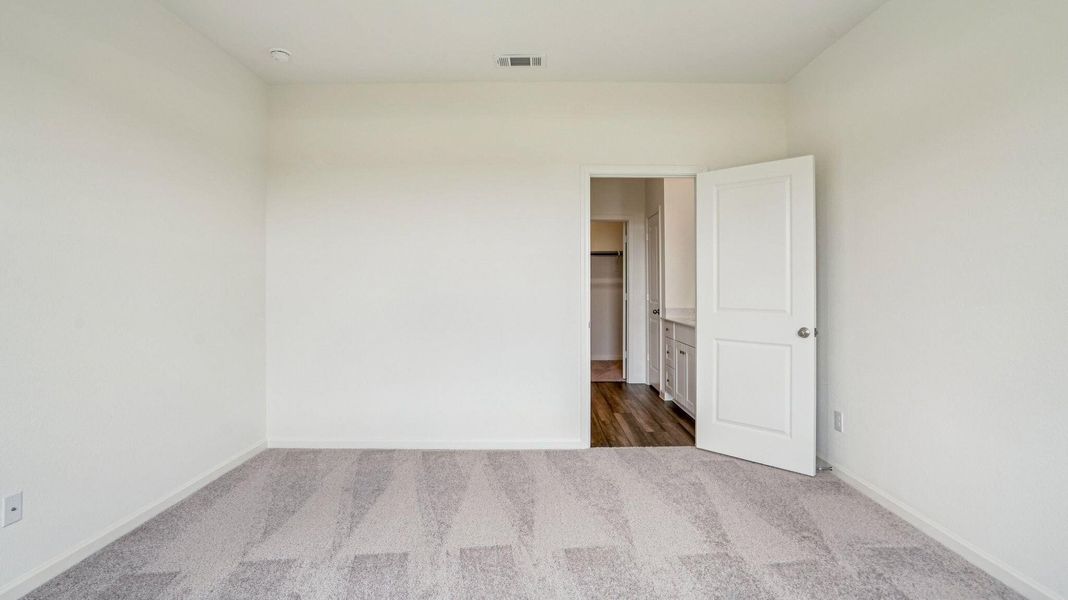 Spacious, unfurnished interior of a new home in The Landing, New Caney (Image 11).