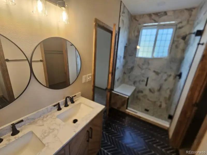 Primary Suite Bathroom