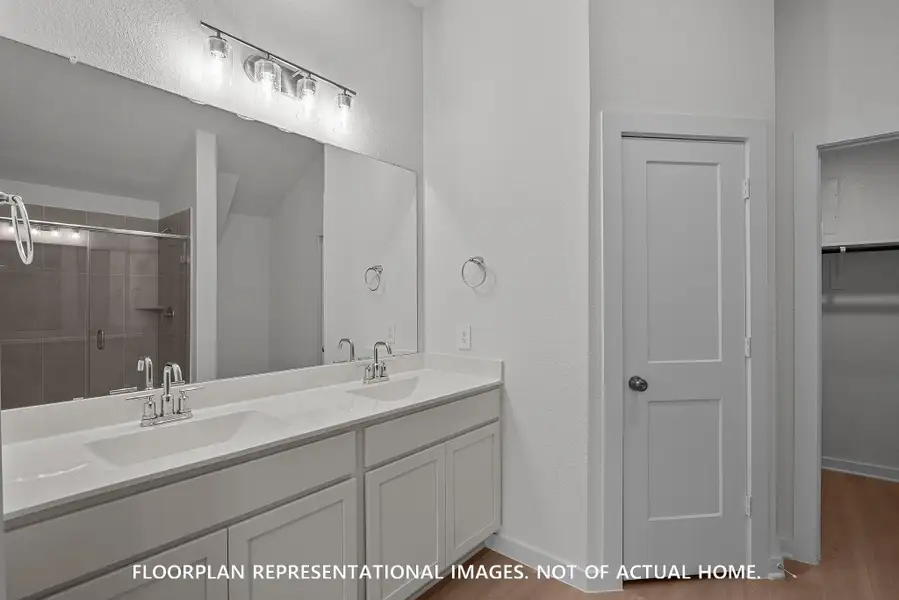 Image 22 of a home in Pinewood at Grand Texas.