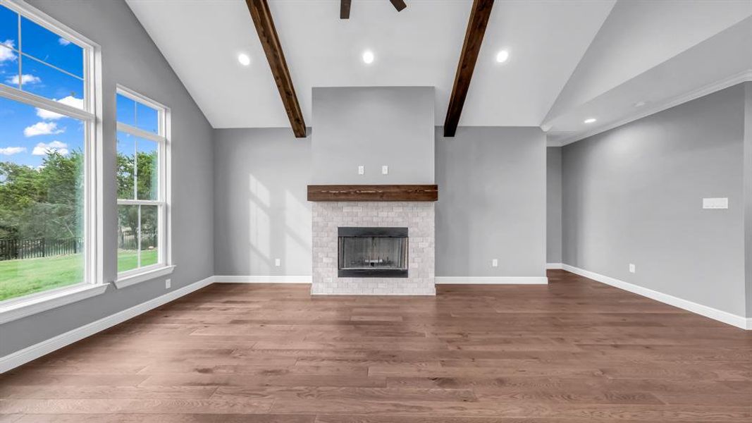 Spacious, unfurnished interior of a new home in Oak Water Ranch, Granbury (Image 24).