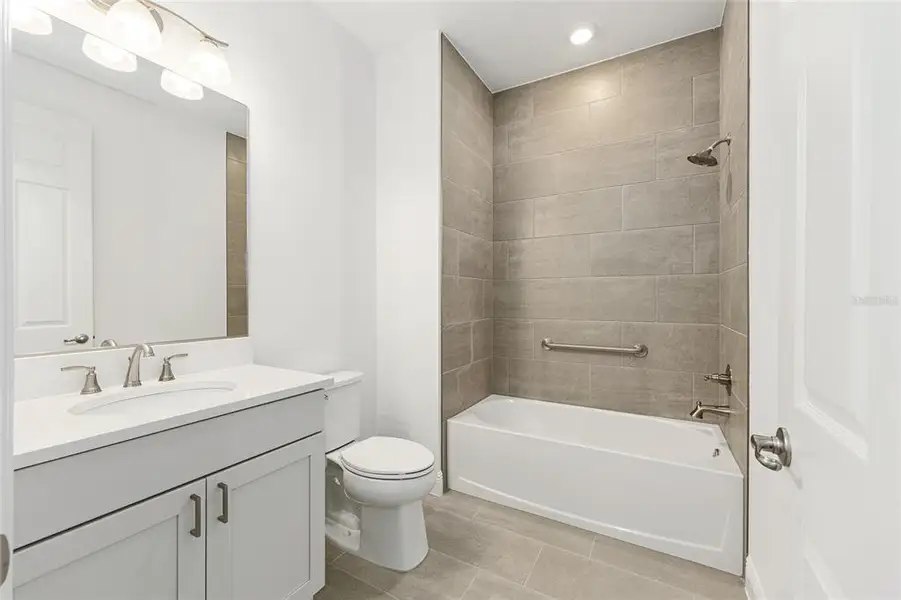 Furnished interior view inside a new home in , Ocala (Image 5).