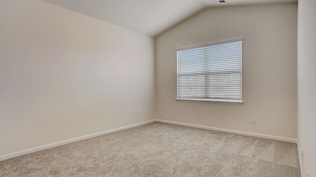 Spacious, unfurnished interior of a new home in Rydele Heights, Asheville (Image 15).
