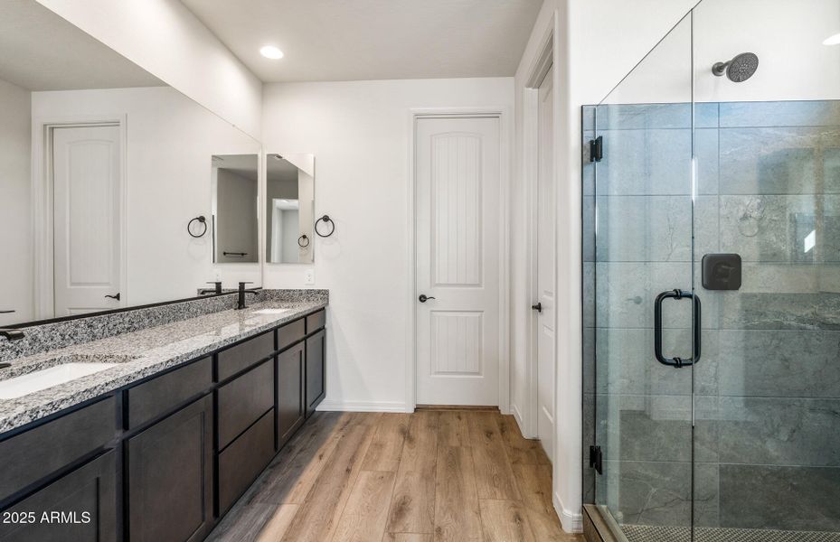 Owner's Bathroom Owner's Bathroom