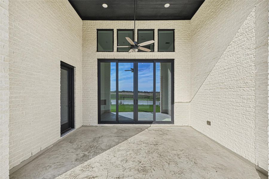 Exterior details and patio area of a home in Cross Creek West, Fulshear (Image 4).