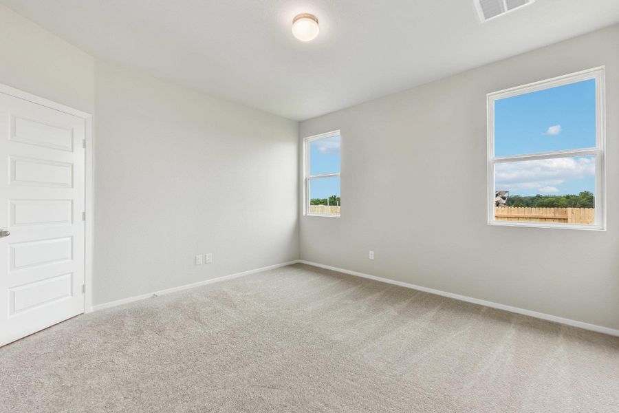 Spacious, unfurnished interior of a new home in Cascade, Liberty Hill (Image 24).
