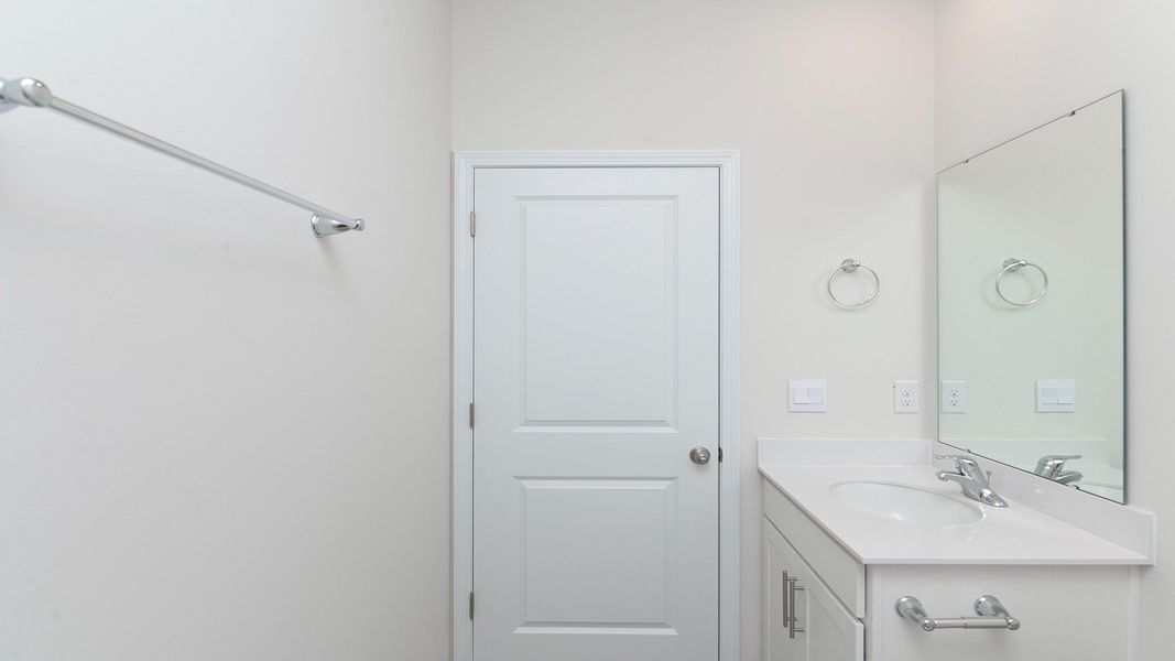Representative unfurnished interior of a home built from the CAMERON by D.R. Horton in Mulberry Landing, Orangeburg (Image 32).