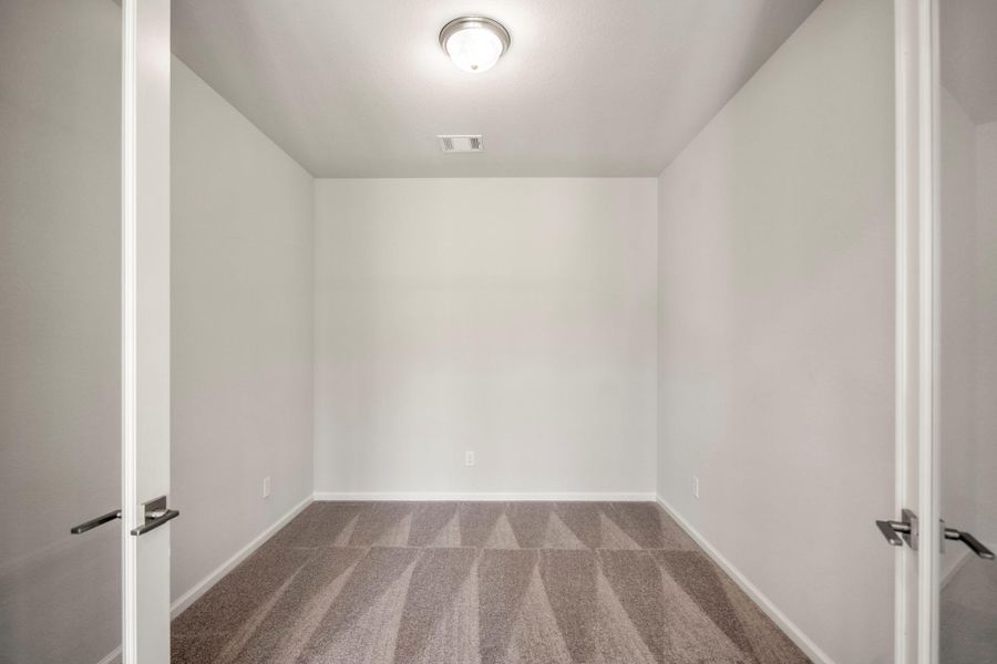 Spacious, unfurnished interior of a new home in Sienna 70' Lots, Missouri City (Image 42). Spacious, unfurnished interior of a new home in Sienna 70' Lots, Missouri City (Image 42).