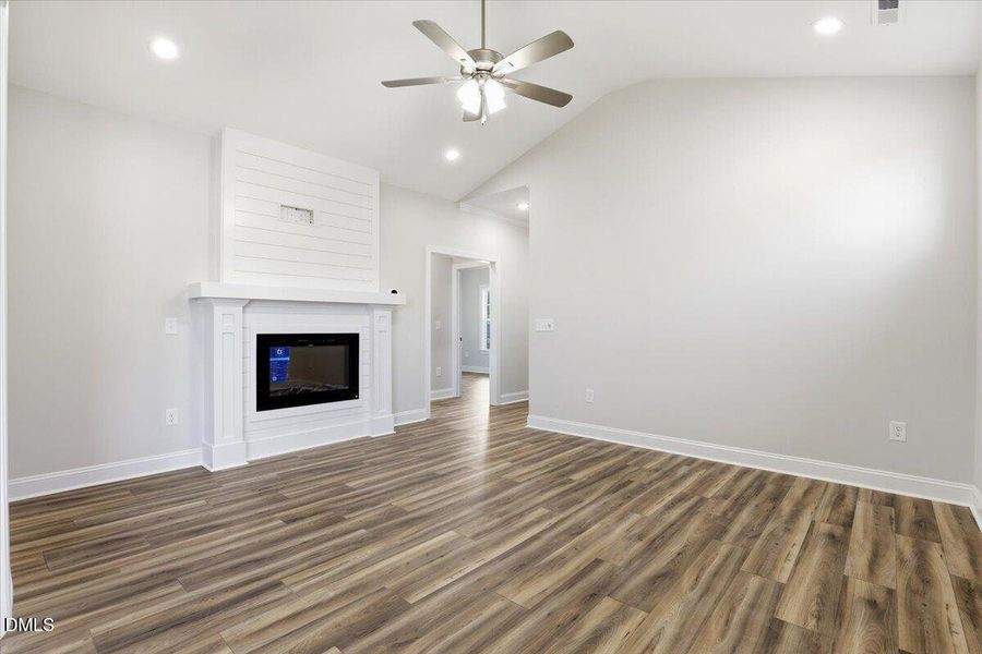 16-606 S Vance St-16