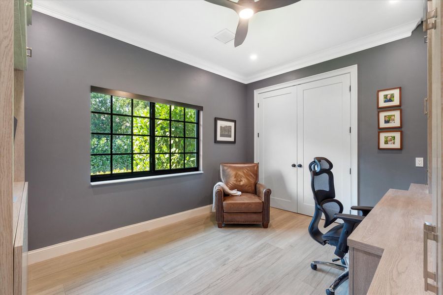 Bedroom / office