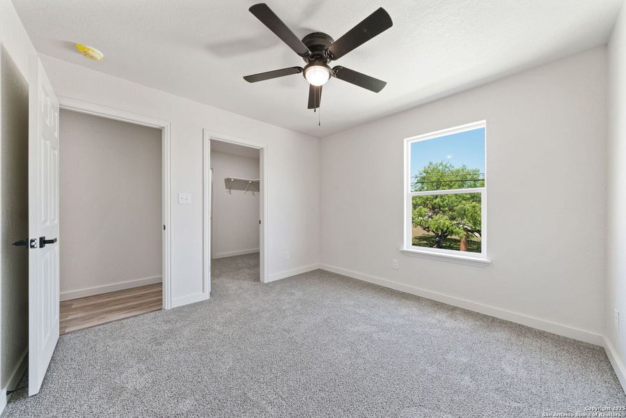 Spacious, unfurnished interior of a new home in , San Antonio (Image 9).