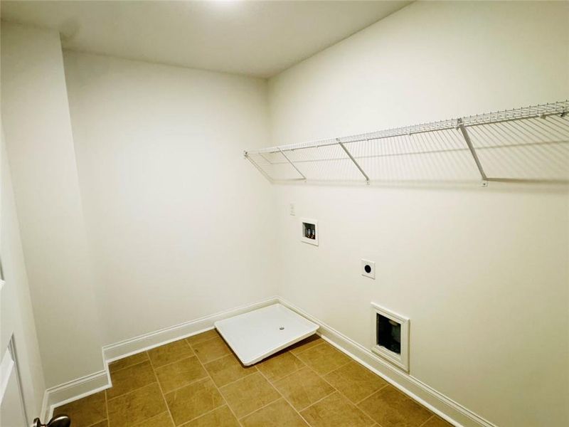 Spacious, unfurnished interior of a new home in Paces Estates, Lithia Springs (Image 18).