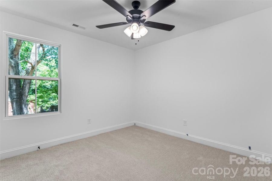 Spacious, unfurnished interior of a new home in , Harrisburg (Image 24).