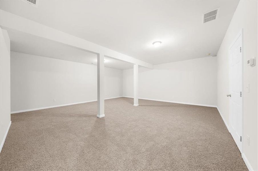 Spacious, unfurnished interior of a new home in , Gainesville (Image 35).