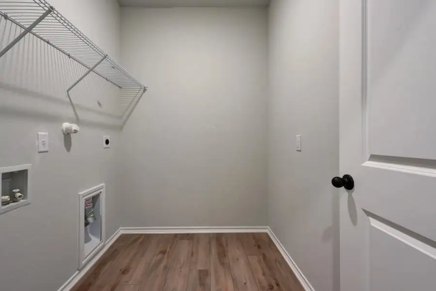 Representative unfurnished interior of a home built from the Hadley by Ashton Woods in Saddlebrook Ranch, Schertz (Image 12).