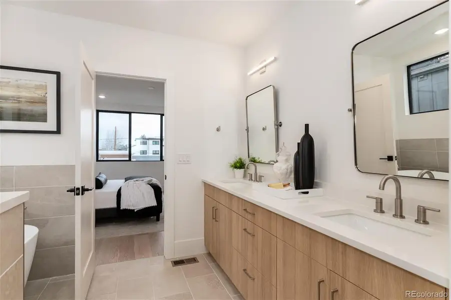 Primary 5-Piece Bathroom