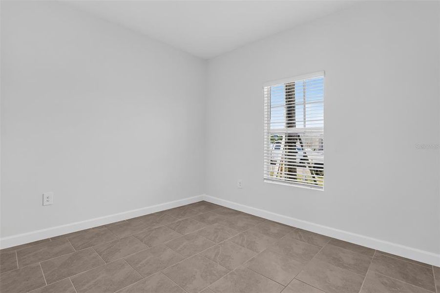 Spacious, unfurnished interior of a new home in Lennar at Turnleaf, Punta Gorda (Image 11).