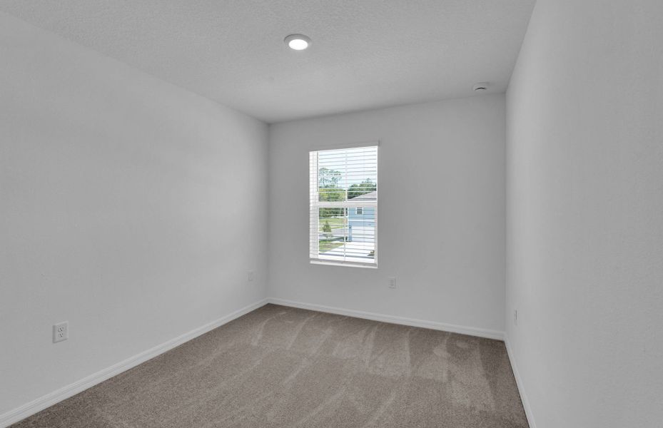 Spacious, unfurnished interior of a new home in Normandy Pines, Jacksonville (Image 19).