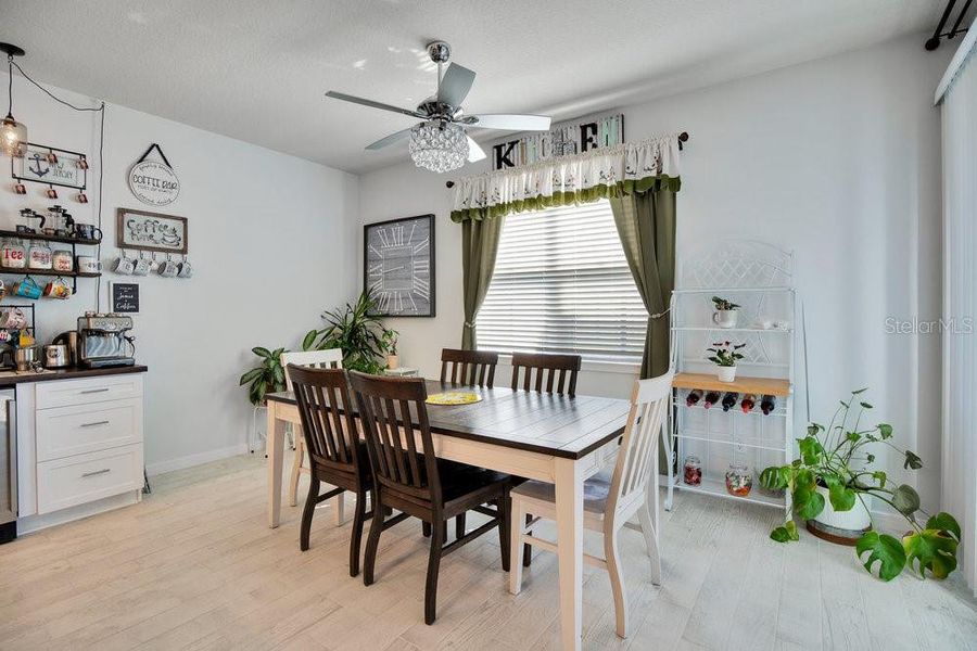 Furnished interior view inside a new home in , Orlando (Image 23).