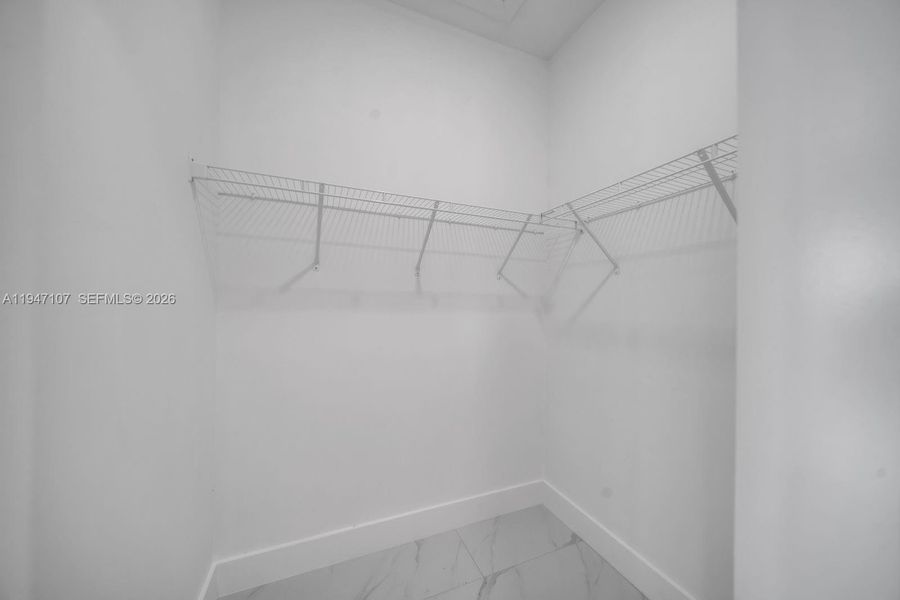 Spacious, unfurnished interior of a new home in , Lehigh Acres (Image 31).