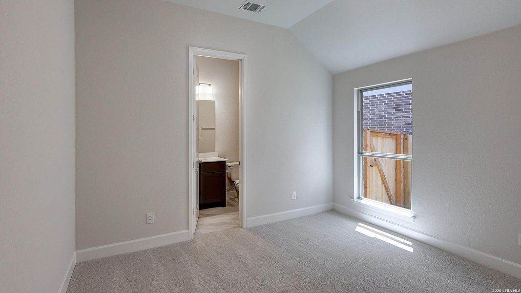 Spacious, unfurnished interior of a new home in Ladera, San Antonio (Image 19).