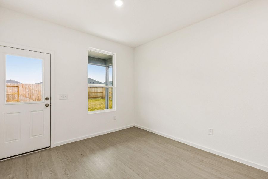 Spacious, unfurnished interior of a new home in Windcress, Cove (Image 27).