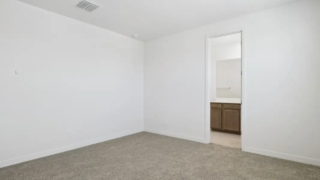 Spacious, unfurnished interior of a new home in El Cidro, Goodyear (Image 37).