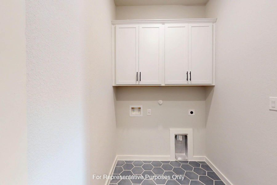 Spacious, unfurnished interior of a new home in Cedar Brook, Leander (Image 11).