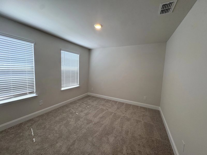 Spacious, unfurnished interior of a new home in Cades Bluff, Lebanon (Image 19).