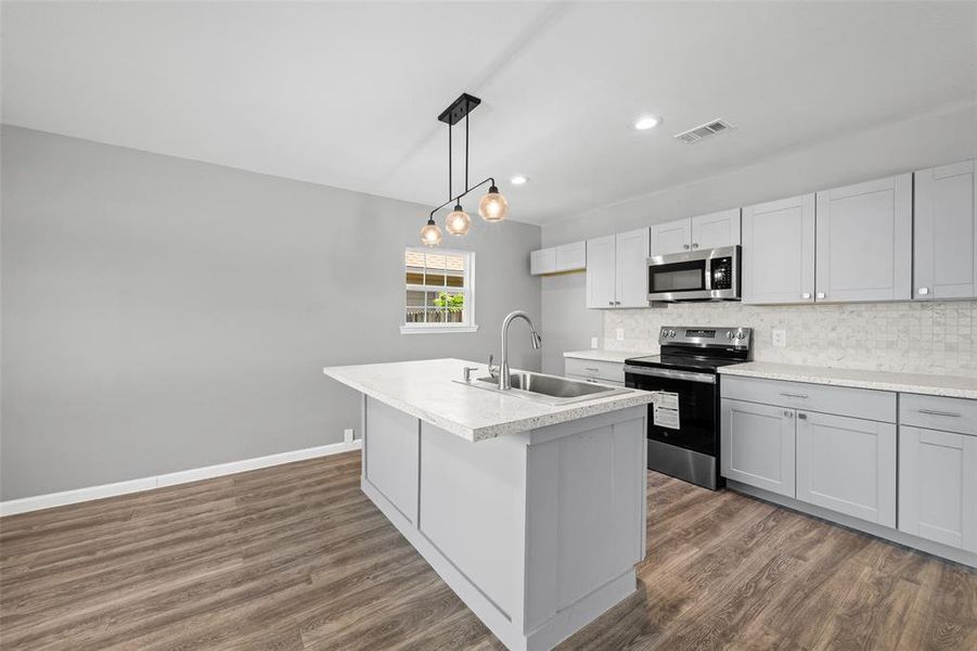 Furnished interior view inside a new home in , Fort Worth (Image 5).