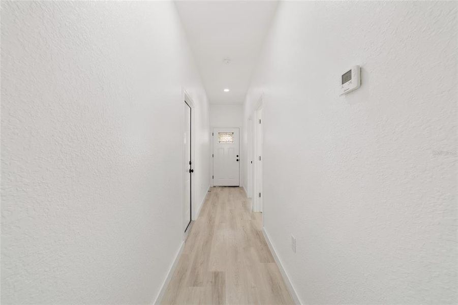 Spacious, unfurnished interior of a new home in , Ocala (Image 20).