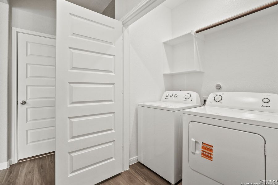 Furnished interior view inside a new home in Swenson Heights, Seguin (Image 8).