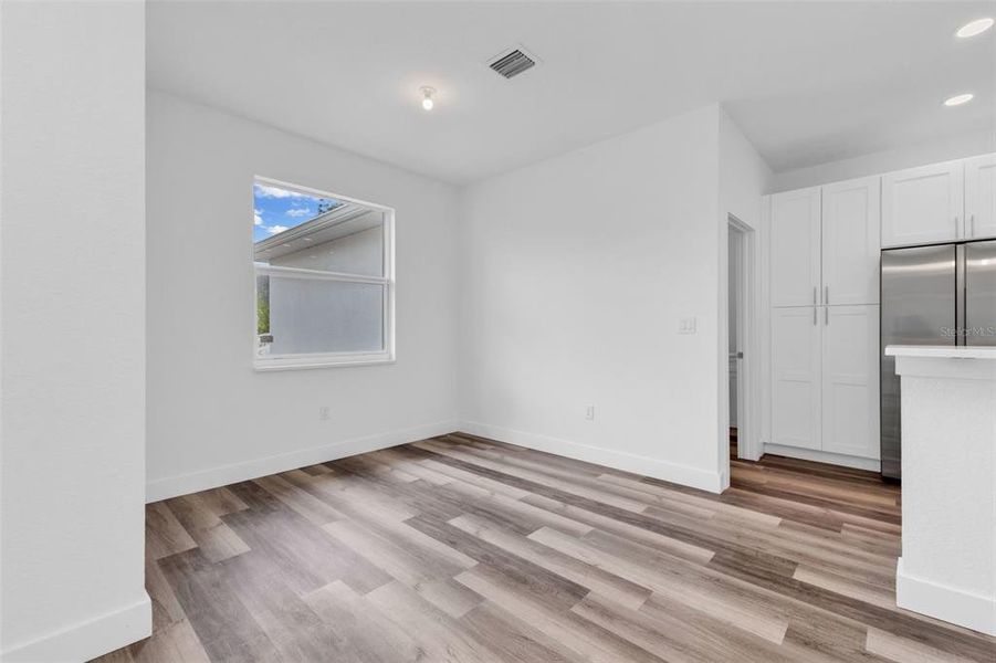 Spacious, unfurnished interior of a new home in , Punta Gorda (Image 25).