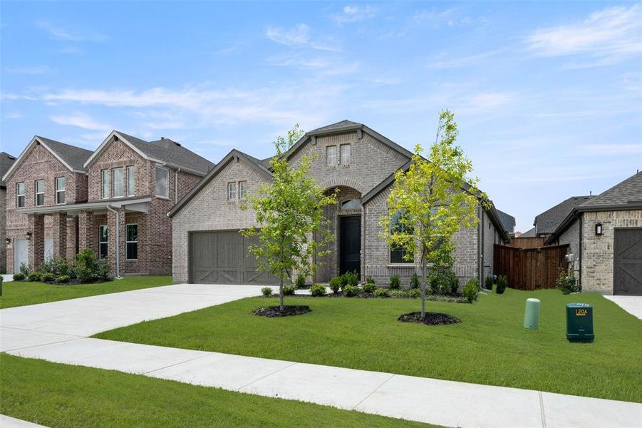 2219 Shady Elm- Front-2 2219 Shady Elm- Front-2