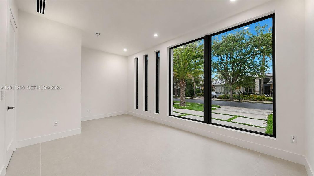 Spacious, unfurnished interior of a new home in , Miami Lakes (Image 82).