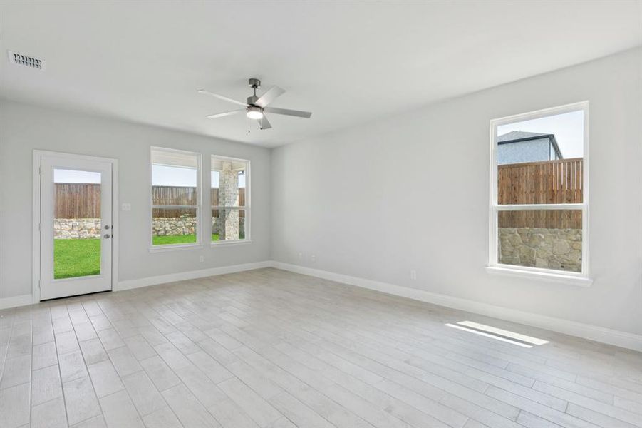 Spacious, unfurnished interior of a new home in Bellagio, Forney (Image 17). Spacious, unfurnished interior of a new home in Bellagio, Forney (Image 17).