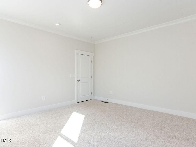 020-1280x960-primary-bedroom