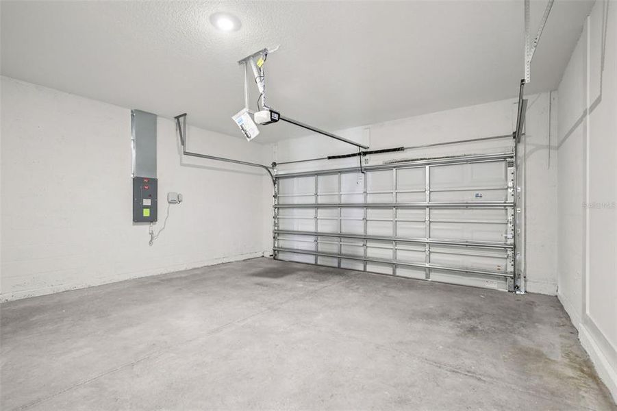 Spacious, unfurnished interior of a new home in Magnolia Bay - Reserve Series, Nokomis (Image 16).