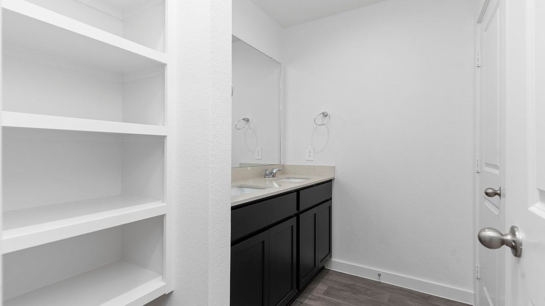 Furnished interior view inside a new home in Evergreen, Rosenberg (Image 11).