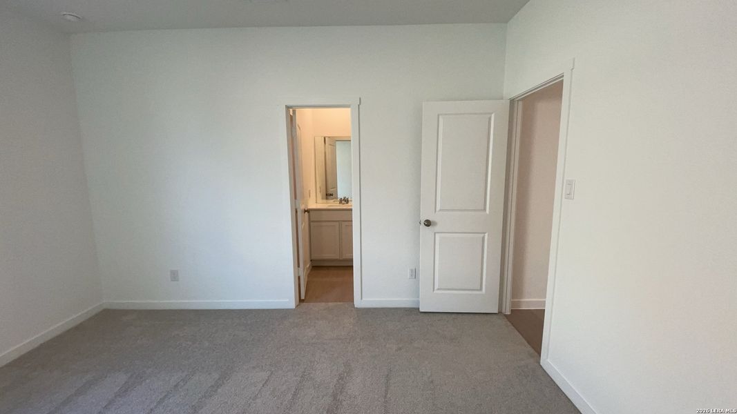 Spacious, unfurnished interior of a new home in Waterwheel, San Antonio (Image 30).