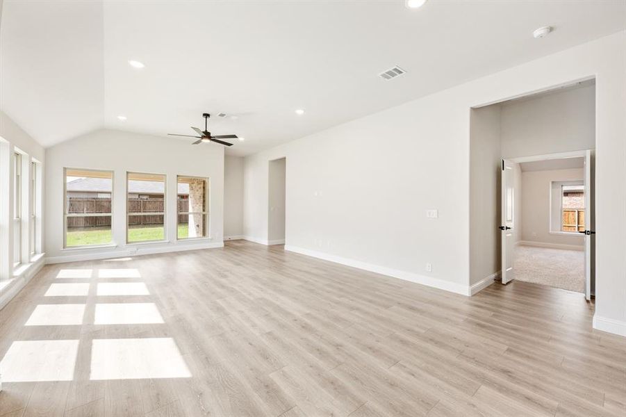 Spacious, unfurnished interior of a new home in Waverly Estates, Nevada (Image 31).