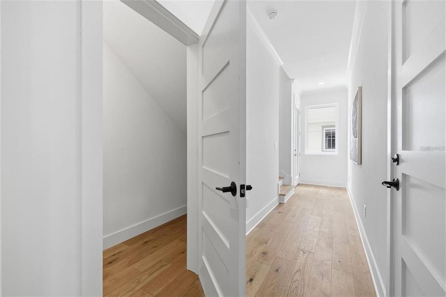 Spacious, unfurnished interior of a new home in , Tampa (Image 23).