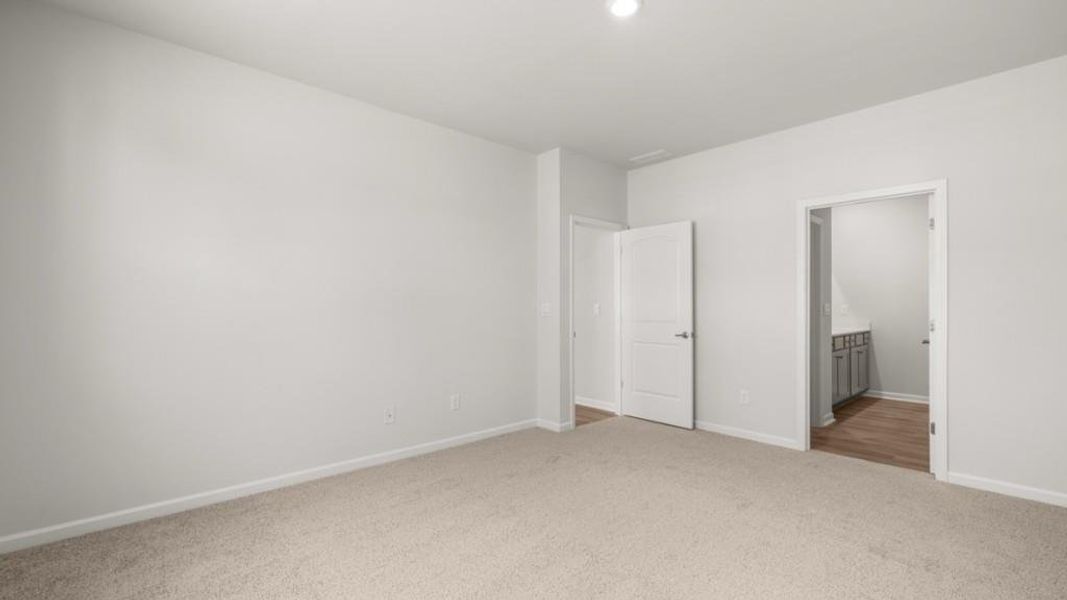 Spacious, unfurnished interior of a new home in Fairway 17 at Mirror Lake, Villa Rica (Image 25). Spacious, unfurnished interior of a new home in Fairway 17 at Mirror Lake, Villa Rica (Image 25).