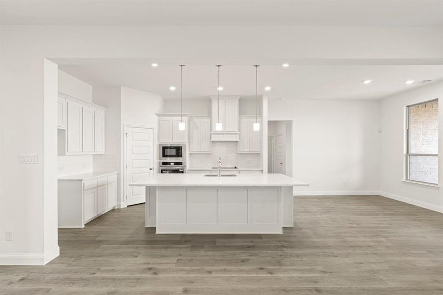 13. 6805 Lancashire - Kitchen