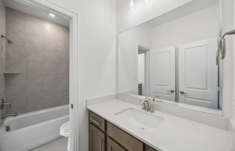 Furnished interior view inside a new home in Wilson Creek Meadows, Celina (Image 8).