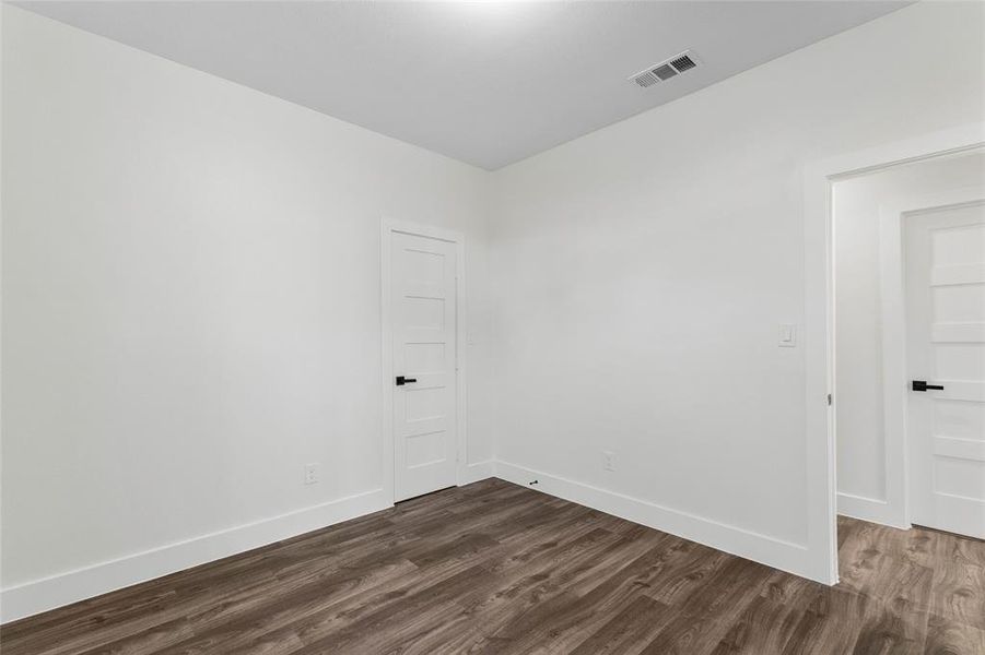 Spacious, unfurnished interior of a new home in , Dallas (Image 17).