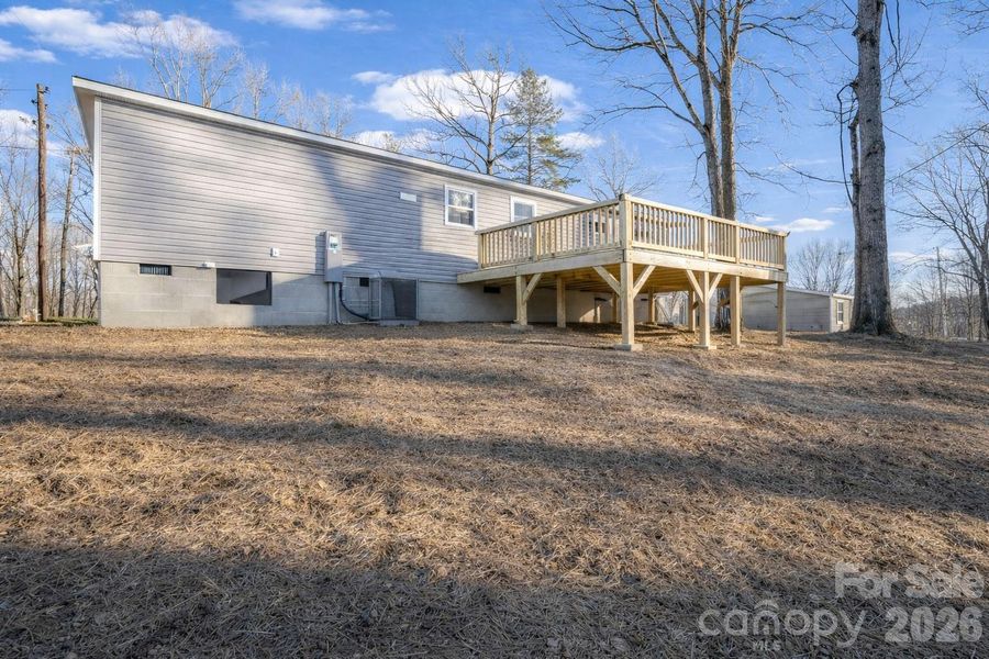 Exterior details and patio area of a home in , Marion (Image 24).