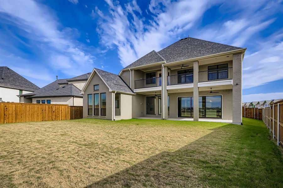 Exterior details and patio area of a home in , The Colony (Image 20).