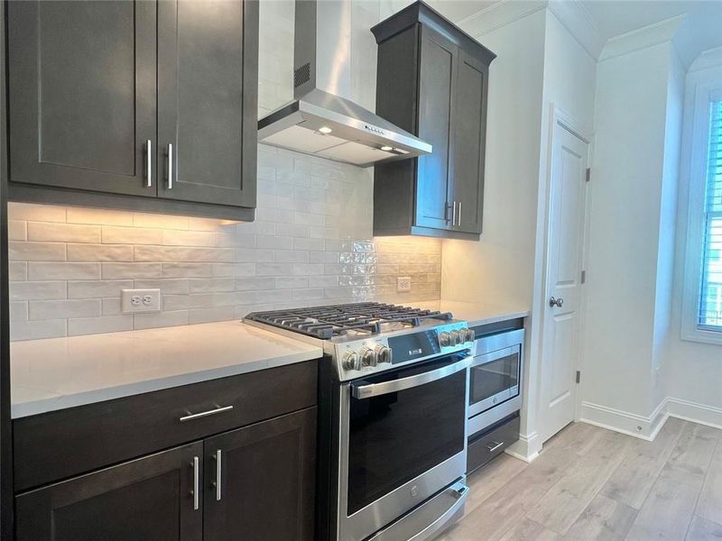 Furnished interior view inside a new home in , Buford (Image 11).